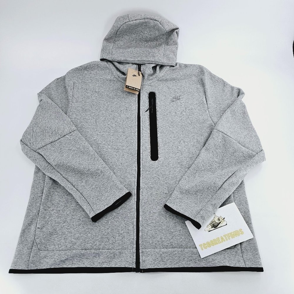 Nike Sportswear Tech Fleece Hoodie - Picture 2 of 10